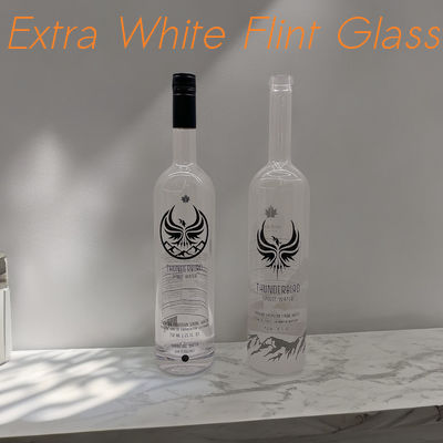 Bon prix Bouteille adaptée aux besoins du client de flacon de whiskey de conception emballée dans la boîte de carton en ligne
