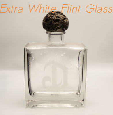 Bon prix La bouteille en verre de tequila de Deleon a gravé la gravure en refief sablant les bouteilles en verre en ligne