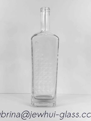 Bon prix 750 ml de verre transparent à col long rectangulaire bouteille d'alcool Michigan de 21,5 mm à bar, finition à col supérieur en ligne