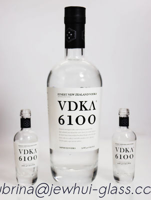 Bon prix 750ml VDKA 6100 VODKA GLASS BOTTLE, SUPER FLINT, PAPER LABEL DECORTION, New Zealand Vokda en ligne