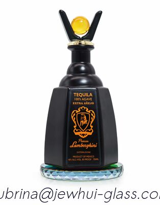 Bon prix Une bouteille en verre en tequila argentée, une bouteille en verre Super Flint avec bouchons de verre. en ligne