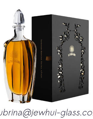 Bon prix Une bouteille en verre en tequila argentée, une bouteille en verre Super Flint avec bouchons de verre. en ligne