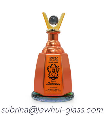 Bon prix Une bouteille en verre en tequila argentée, une bouteille en verre Super Flint avec bouchons de verre. en ligne