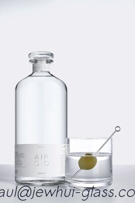 Bon prix Bouteille en verre de vodka classique en ligne