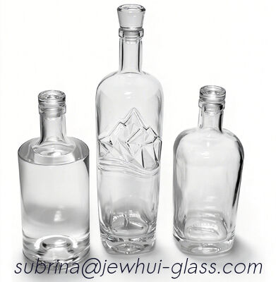 Bon prix la boisson alcoolisée 700ml en verre claire met en bouteille/la bouteille en verre de whiskey en ligne